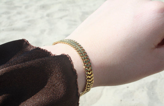 Nude glow armband