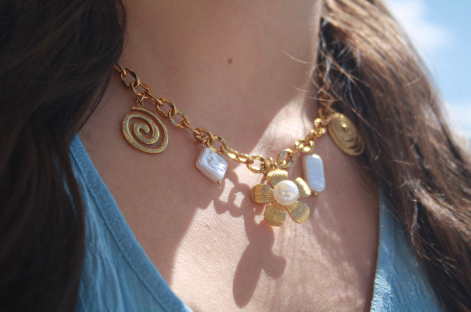 Mythic pearl ketting